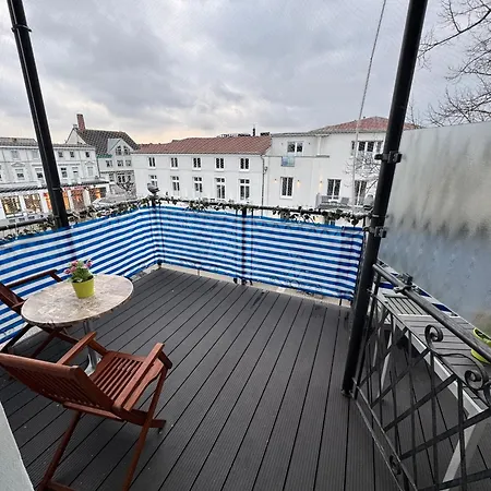 Eicher Warnemuende Konukevi