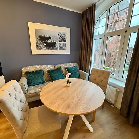 Eicher Warnemuende 4*