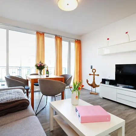 Pensionat Eicher Warnemuende 4*