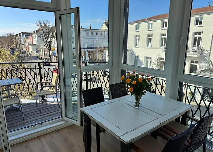 Eicher Warnemuende 4*